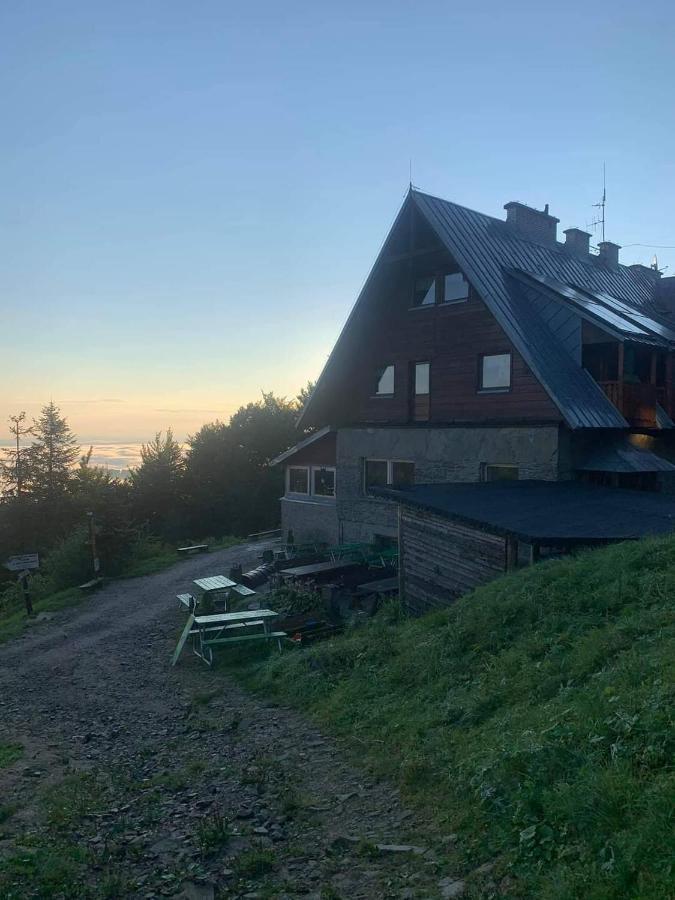 Schronisko Gorskie Pttk Na Jaworzynie Krynickiej Krynica-Zdrój Exteriör bild